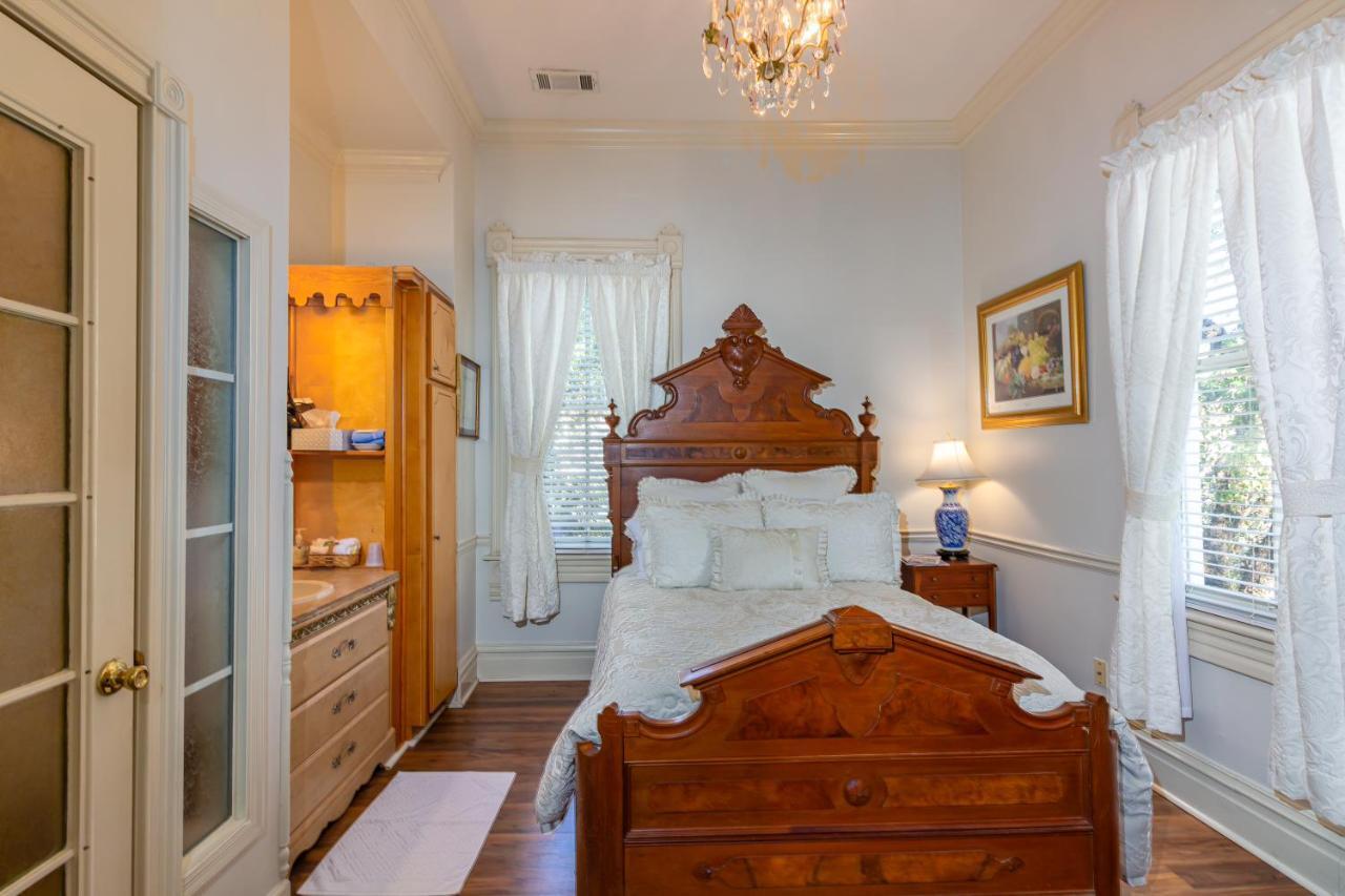 Amethyst Garden Bed and breakfast 4*